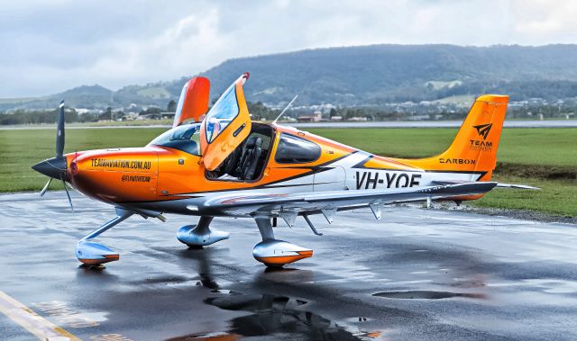 Cirrus SR-22 (VH-YQF)