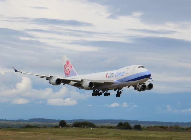 Boeing 747-400 (B-18712)