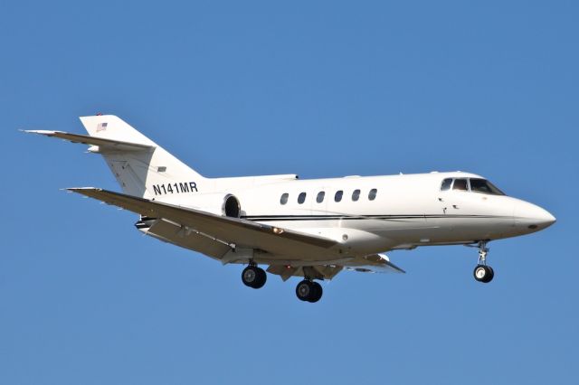 Hawker 800 (N141MR)