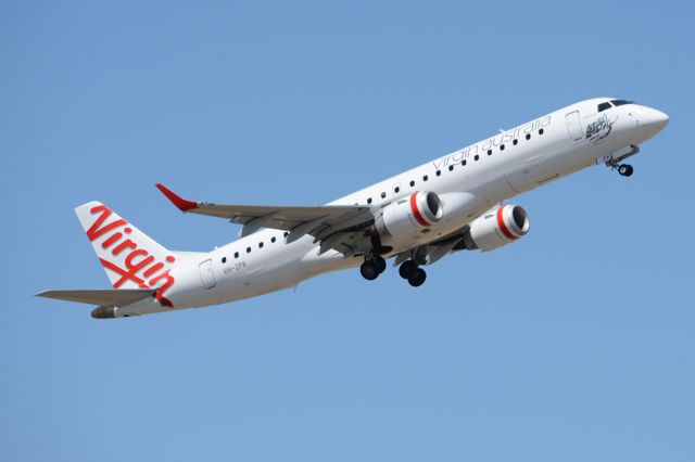 Embraer ERJ-190 (VH-ZPK) - Getting airborne off runway 23.  Wednesday 29th October 2014.