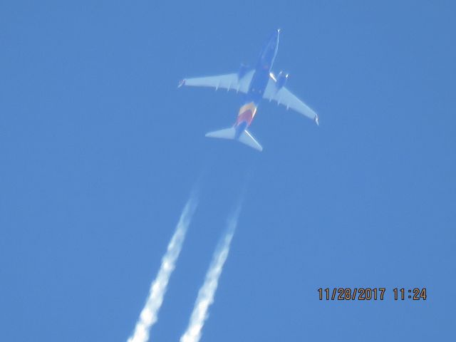 Boeing 737-700 (N7862A)