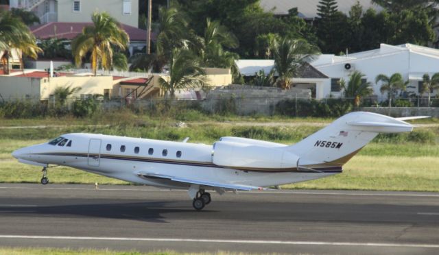 Cessna Citation X (N585M)