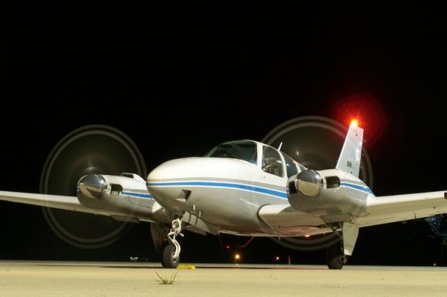 Beechcraft Baron (58) (N212CH)