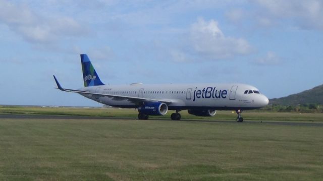 Airbus A321 (N992JB)
