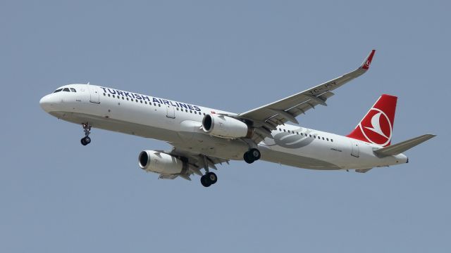 Airbus A321 (TC-JSV) - 05/05/2018: Flight from Istanbul, Turkey.