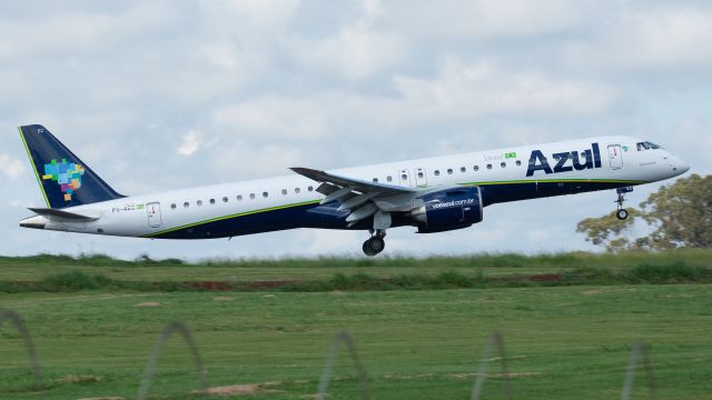 EMBRAER ERJ-190-400 (PS-AEC)