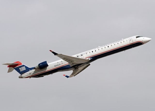 Canadair Regional Jet CRJ-900 (N245LR)