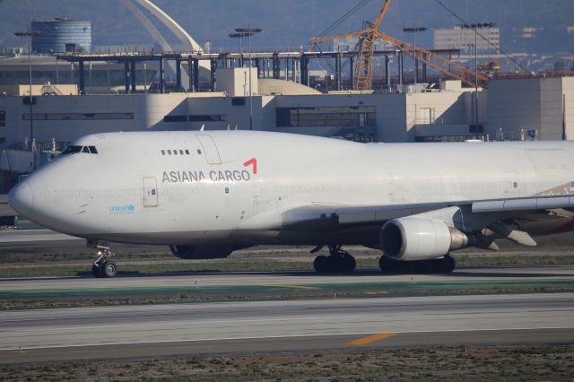 Boeing 747-400 (HL7413)