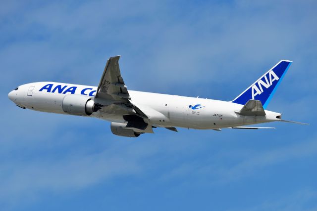 BOEING 777-200LR (JA772F)