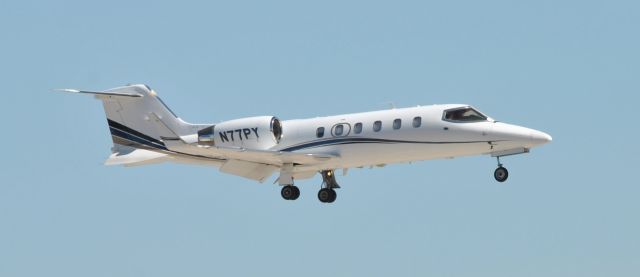 Learjet 45 (N77PY)