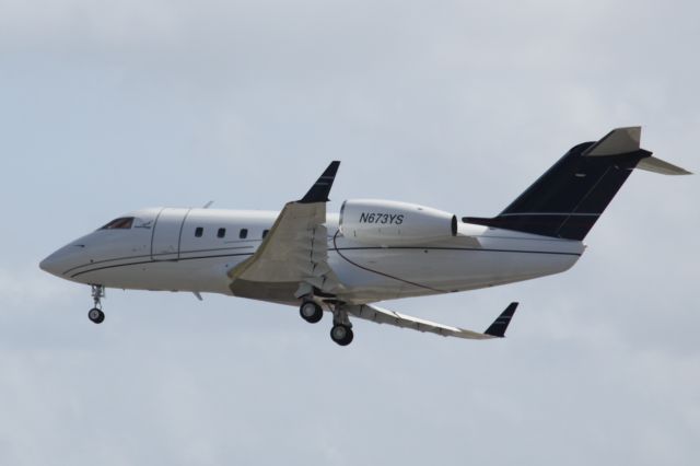 Canadair Challenger (N673YS) - N673Ys doing a low pass at TNCM runway 10