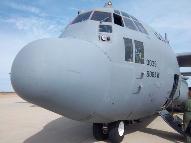 Lockheed C-130 Hercules —