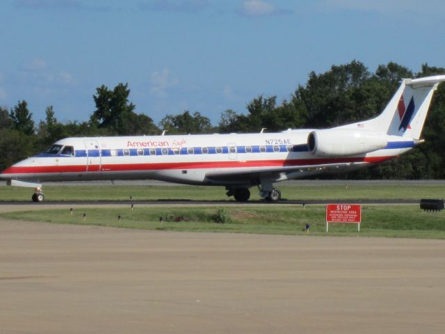 Embraer ERJ-135 —