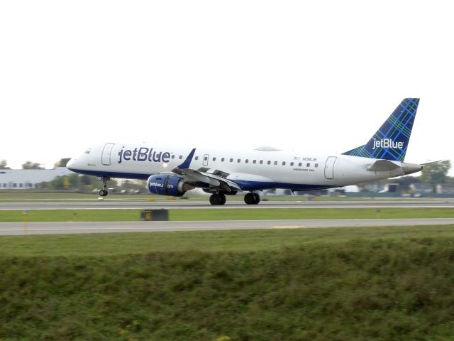 Embraer ERJ-190 (N198JB)