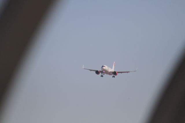 Airbus A320 (XA-VIB) - FINAL APPROACH 27 MMTJ