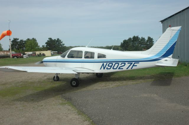 Piper Cherokee (N9027F)