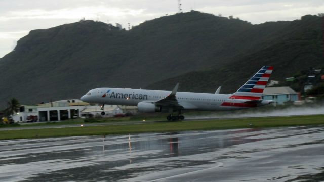 Boeing 757-200 (N175AN)