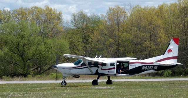 Cessna Caravan (N626LM) - Taxiing for departure is this 1998 Cessna 208B Grand Caravan currently configured for Sky Diving in the Spring of 2023.