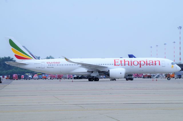 Airbus A350-900 (ET-AUC)