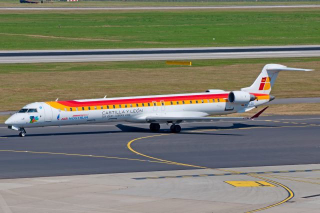 Canadair Regional Jet CRJ-100 (EC-LOX)