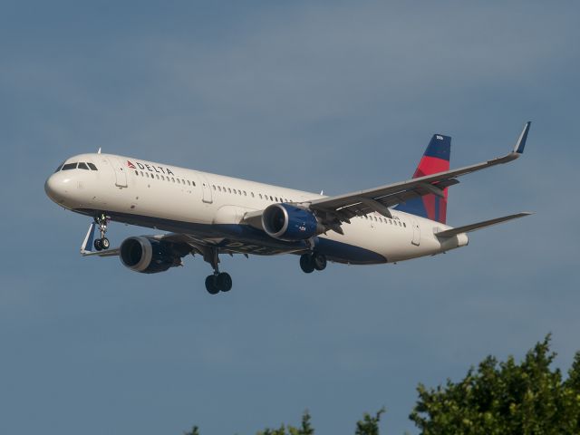 Airbus A321 (N306DN) - 4/26/2020