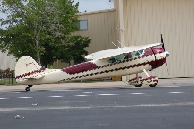 Cessna LC-126 (N2151C) - Taxiing to parking at Lone Star.