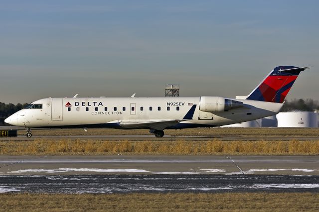 Canadair Regional Jet CRJ-200 (N925EV)