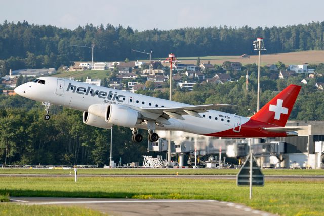 Embraer E190-E2 (HB-AZH)