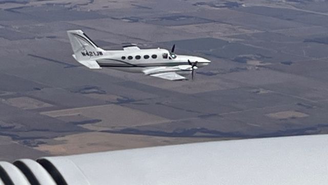 Cessna 421 (N421JW)