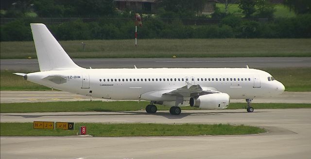 Airbus A320 (LZ-BHM) - LZBHM26052022ZRH.jpg