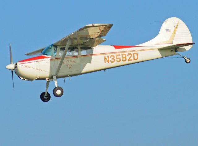 Cessna Skyhawk (N3582D) - Gail landing runway three-zero, Merced Regional Airport.