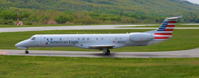 Embraer ERJ-145 (N660CL) - IPT to PHI