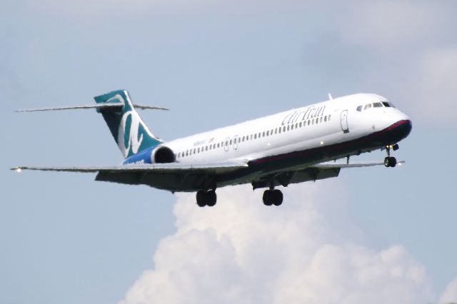 Boeing 717-200 (N935AT) - Approach to 9L at FLL