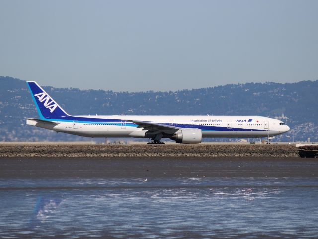 BOEING 777-300ER (JA781A)