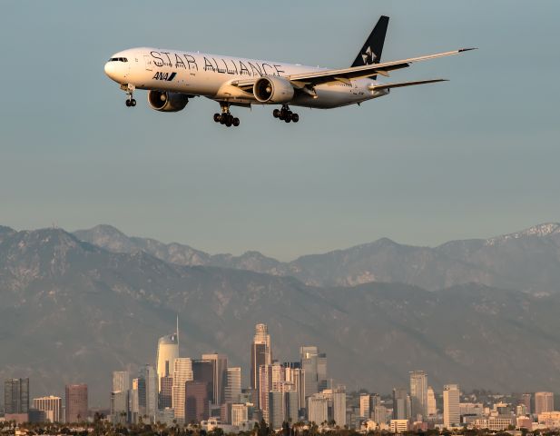 BOEING 777-300ER (JA731A)