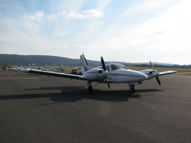 Piper Seneca (N6831J) - at Queen City