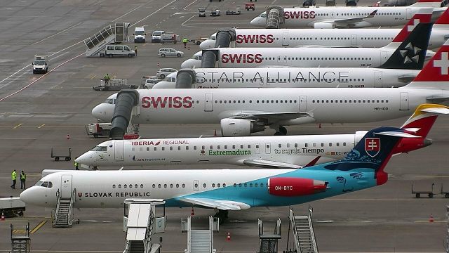 Fokker 100 (OM-BYC)