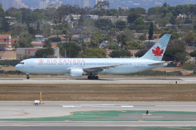 BOEING 767-300 (C-GDUZ)