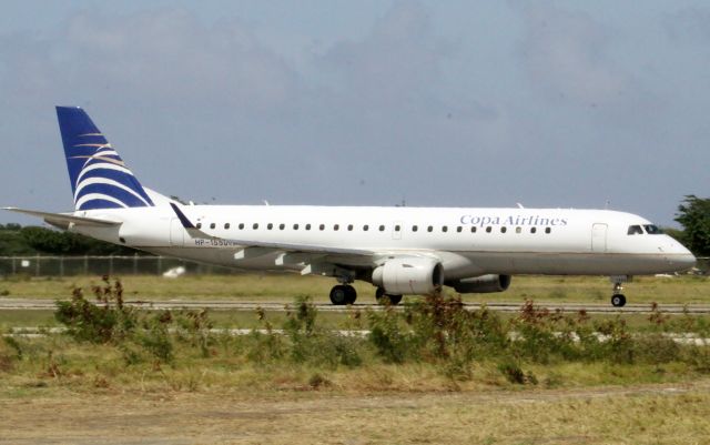 Embraer ERJ-190 (HP-1558CMP)