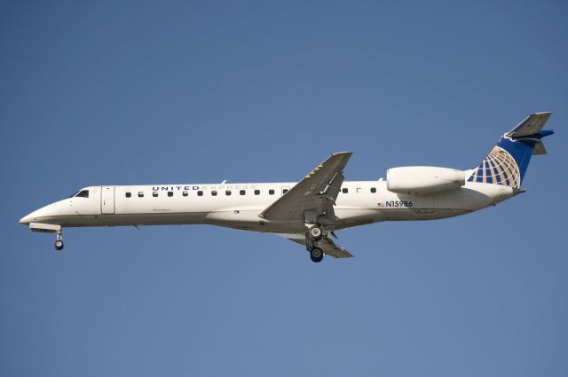 Embraer ERJ-145 (N15986) - Seen at KBWI on 10/15/2011