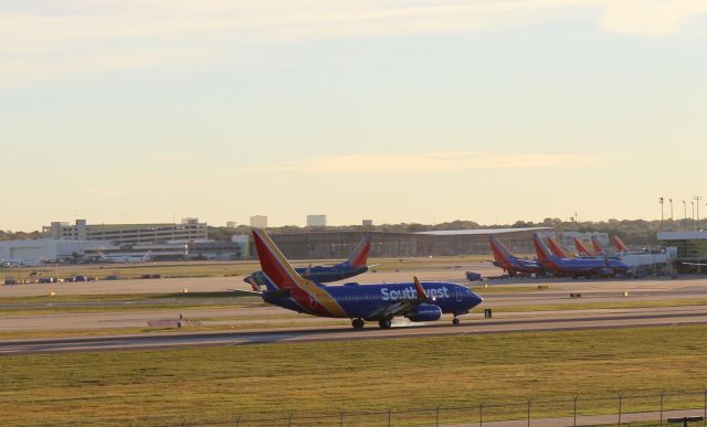 Boeing 737-700 (N7727A)