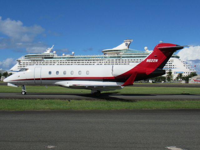 Bombardier Challenger 300 (N622N)