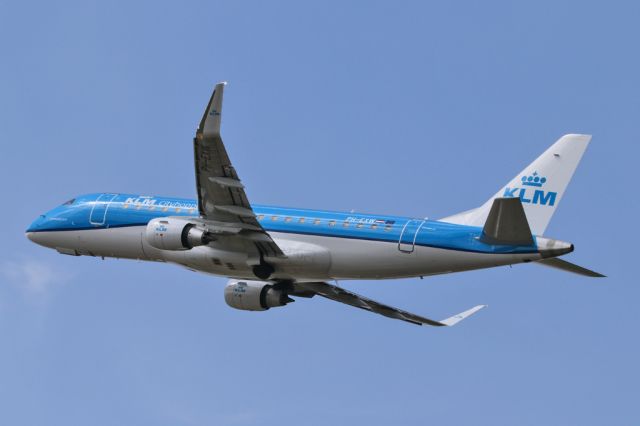 Embraer 175 (PH-EXW) - KLM1076 back to Amsterdam