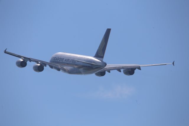 Airbus A380-800 (9V-SKL)