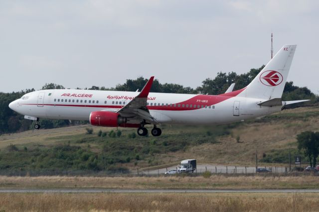 Boeing 737-800 (7T-VKC)