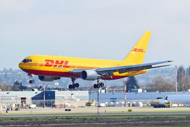 BOEING 767-200 (N769AX) - Last DHL flight operated by ABX to YVR. Atlas will take over after this.