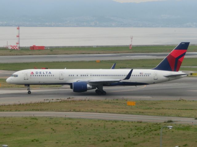 Boeing 757-200 (N546US)