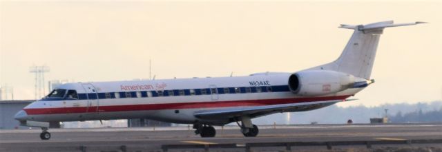 Embraer ERJ-145 (N834AE)