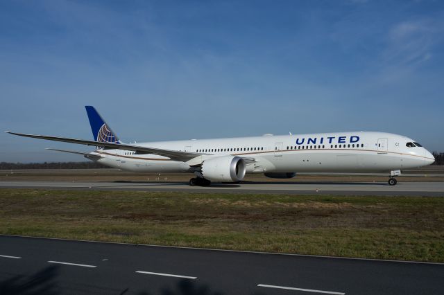 BOEING 787-10 Dreamliner (N14001)