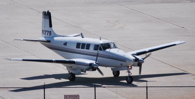 Beechcraft Queen Air (65) (N51779) - 8/23/09